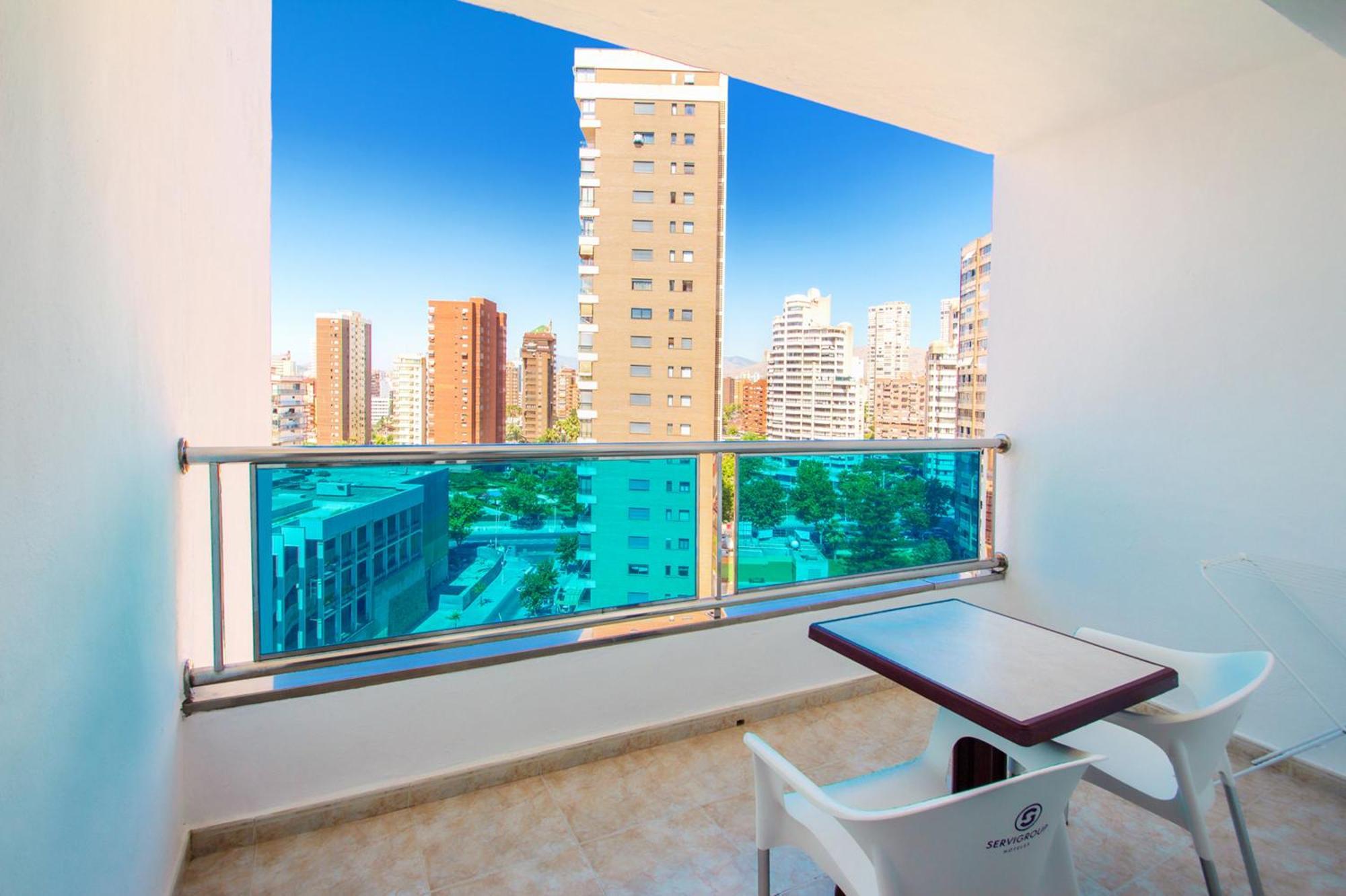 Hotel Servigroup Castilla Бенидорм Стая снимка